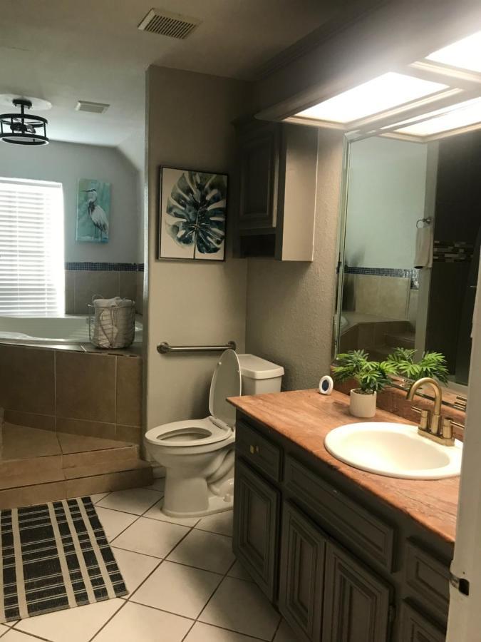 Cheerful 4 Bedroom Home With Pool And Bbq Area With 5Th Bedroom Option Brownsville Exterior foto