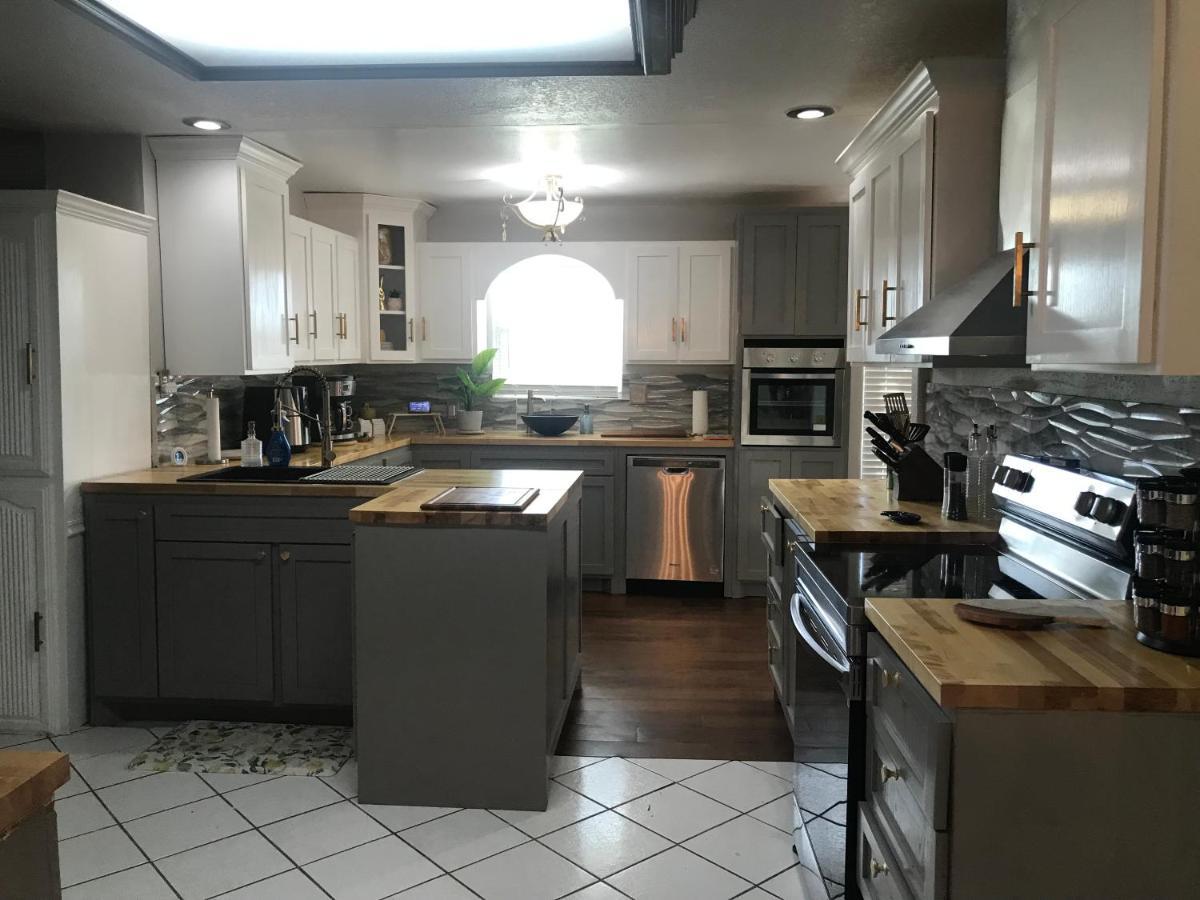 Cheerful 4 Bedroom Home With Pool And Bbq Area With 5Th Bedroom Option Brownsville Exterior foto