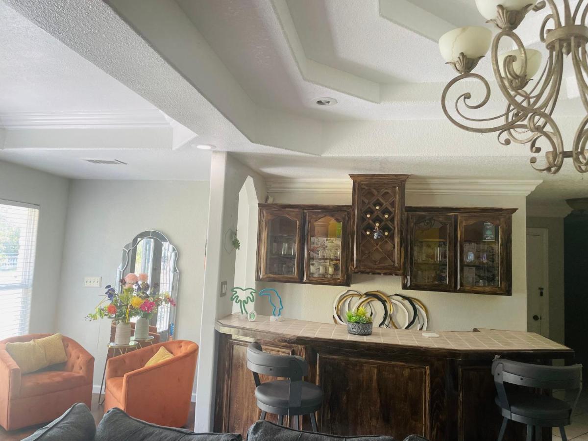 Cheerful 4 Bedroom Home With Pool And Bbq Area With 5Th Bedroom Option Brownsville Exterior foto